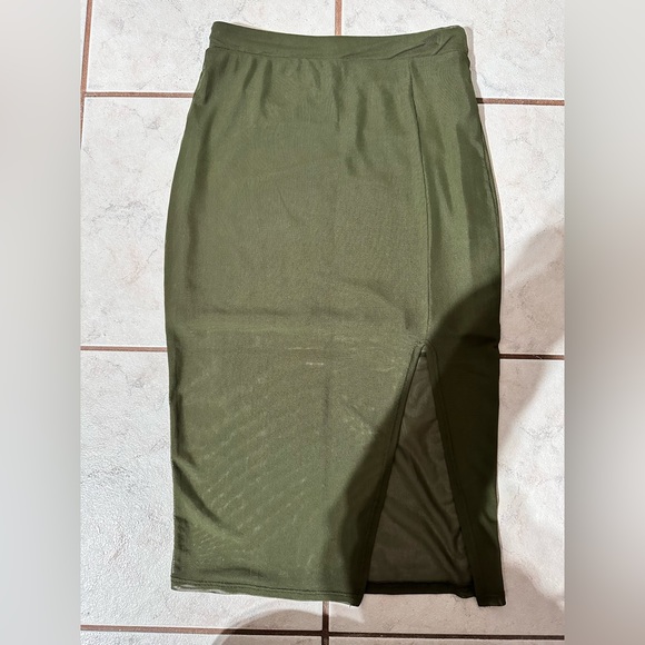 Olive MIDI Skirt with Mesh Overlay Skirt - Picture 2 of 5